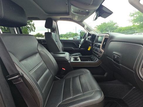 Used 2019 GMC Sierra 2500 Denali w/ Duramax Plus Package AWD/4WD image 16