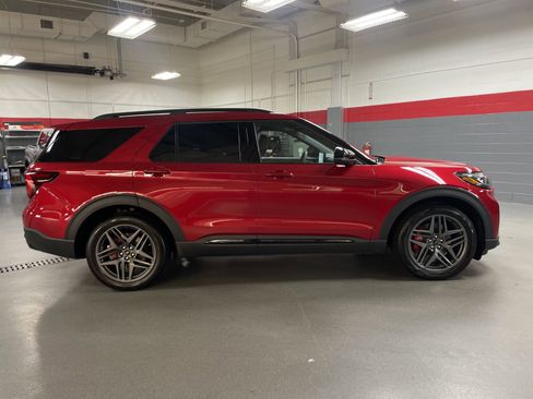 Used 2026 Ford Explorer ST w/ Sun And Sound Package AWD/4WD image 11