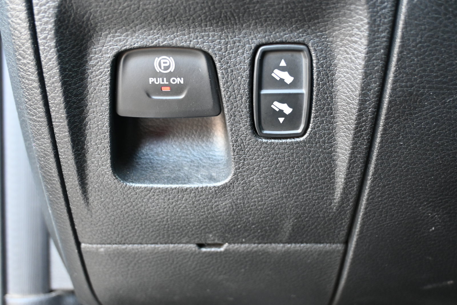Used 2025 RAM 1500 Big Horn AWD/4WD image 9