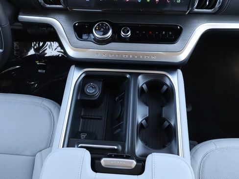 New 2027 Ford Expedition Platinum AWD/4WD image 33