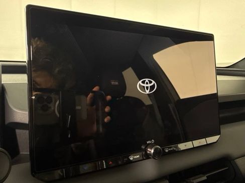 Used 2026 Toyota RAV4 AWD Plug-in Hybrid image 24