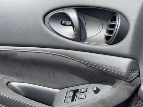 Certified 2024 Nissan Z Performance w/ Floor Mat Package image 16