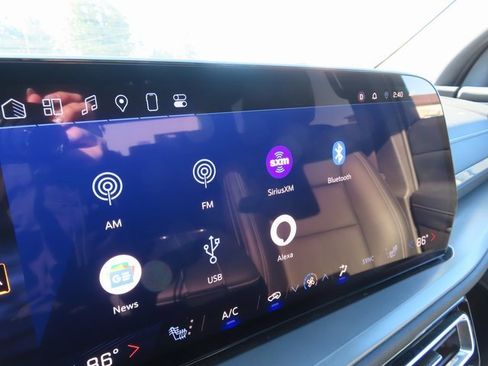 Used 2025 Chevrolet Traverse LT image 20