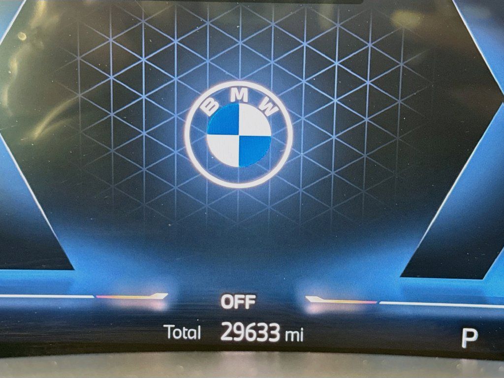 Used 2023 BMW X7 xDrive40i w/ M Sport Package AWD/4WD image 11