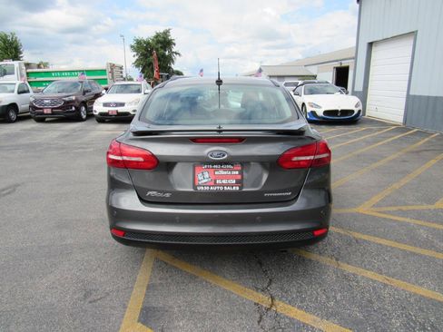 Used 2017 Ford Focus Titanium FWD image 5