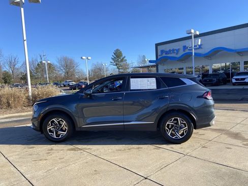 Used 2024 Kia Sportage LX image 6