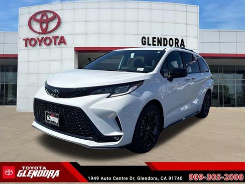 New 2026 Toyota Sienna XSE FWD image 5
