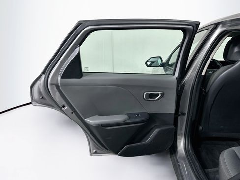 Used 2025 Kia K4 FWD image 25