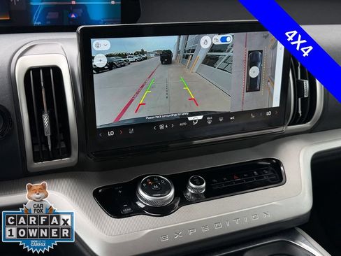 Used 2025 Ford Expedition Active AWD/4WD image 8