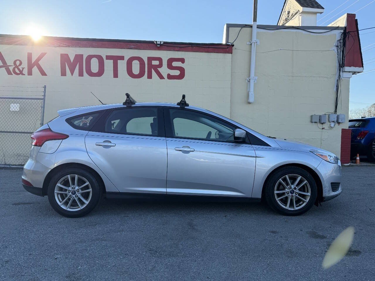Used 2018 Ford Focus SE FWD image 9