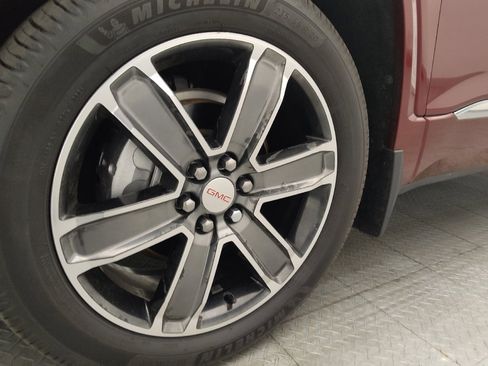 Used 2017 GMC Acadia Denali w/ Technology Package FWD image 31