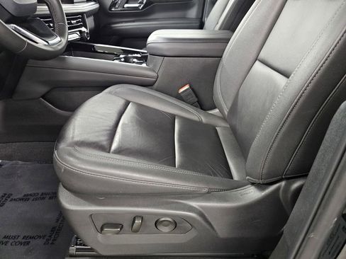 Used 2025 Chevrolet Tahoe LT AWD/4WD image 13