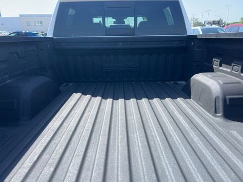 Used 2022 Chevrolet Silverado 1500 High Country image 14