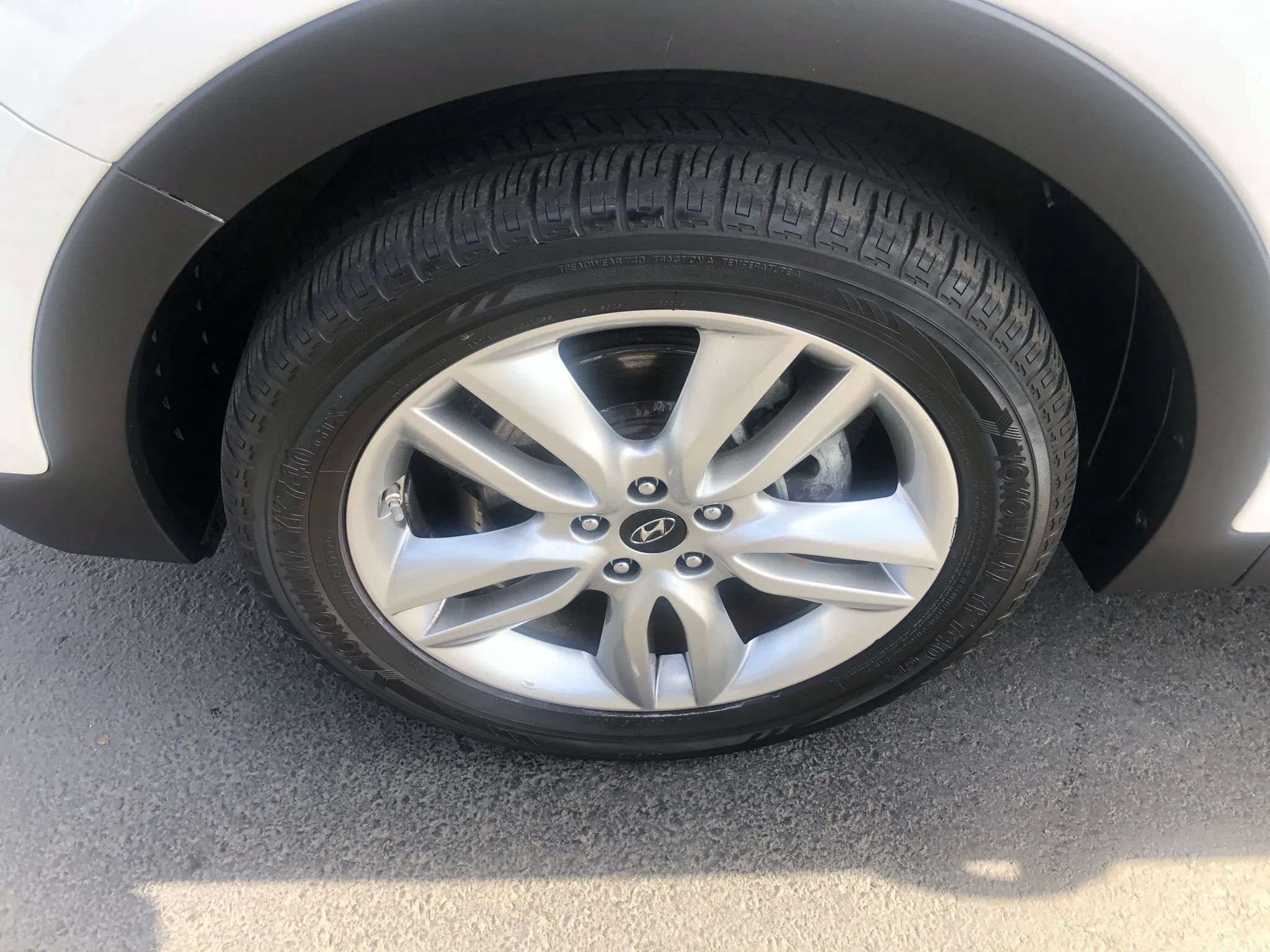 Used 2015 Hyundai Santa Fe Sport 2.0T w/ Option Group 05 FWD image 9