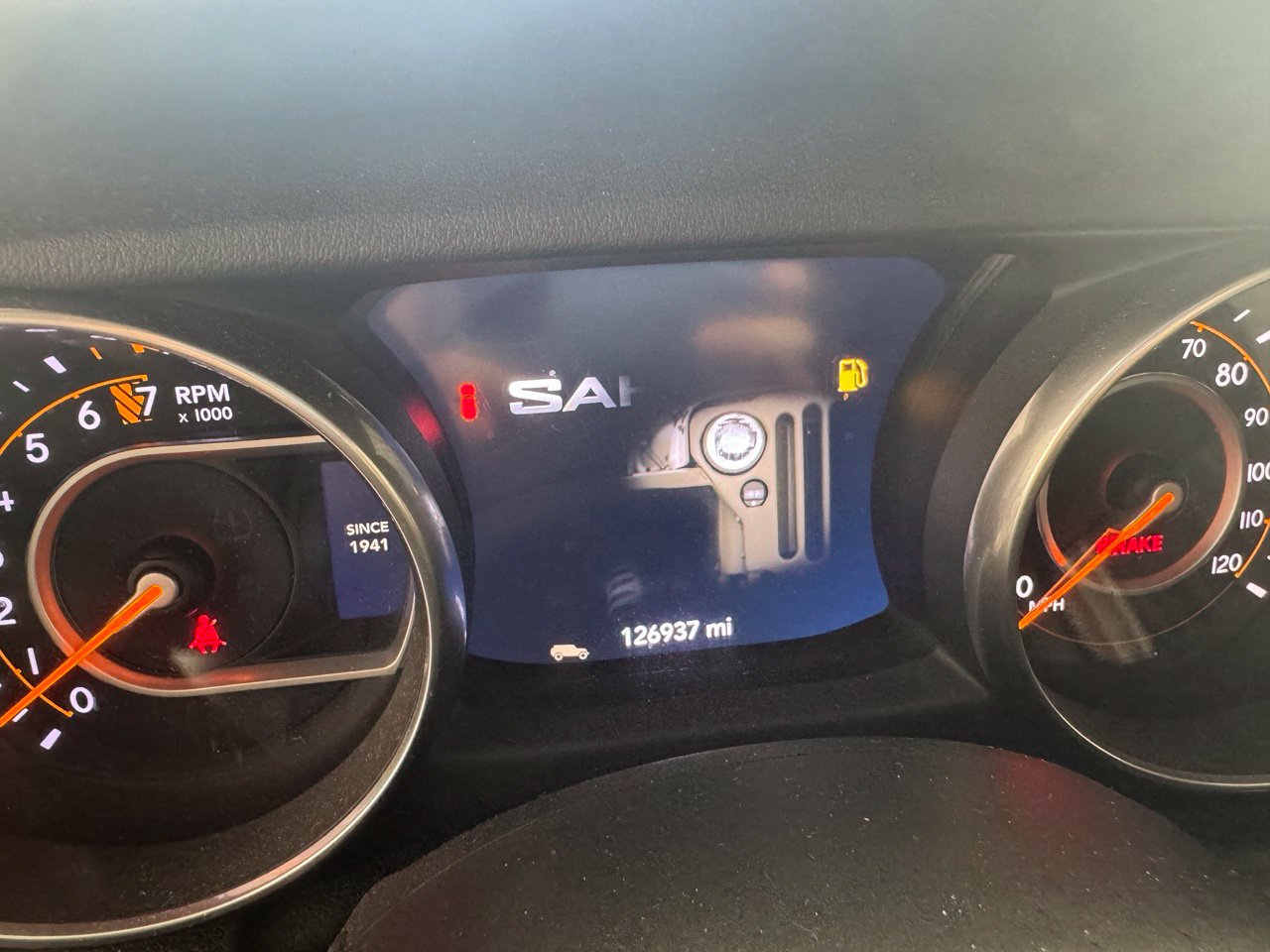 Used 2018 Jeep Wrangler Unlimited Sahara AWD/4WD image 4