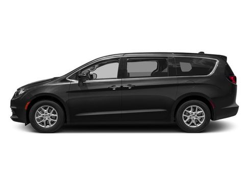 Used 2017 Chrysler Pacifica LX FWD image 2
