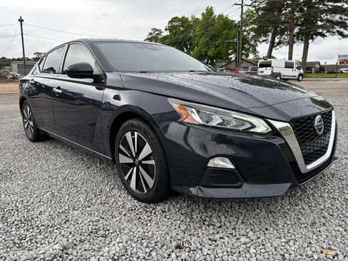 Used 2022 Nissan Altima 2.5 SV FWD image 5
