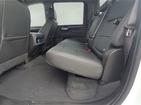 New 2026 GMC Sierra 2500 SLT image 27