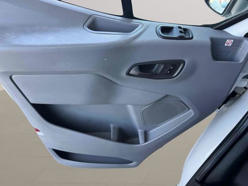 Used 2019 Ford Transit 250 130 Low Roof RWD image 9