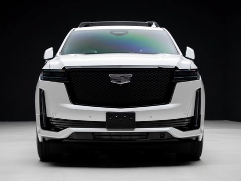 Used 2023 Cadillac Escalade Sport Platinum w/ LPO, ONYX Package AWD/4WD image 8
