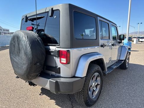 Used 2018 Jeep Wrangler Unlimited Sahara AWD/4WD image 5