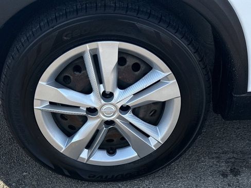 Used 2022 Nissan Kicks S image 8