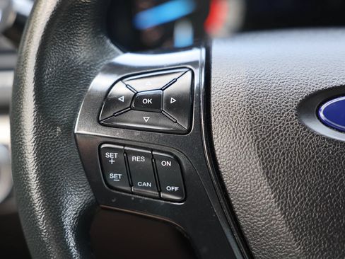 Certified 2018 Ford Explorer XLT AWD/4WD image 19