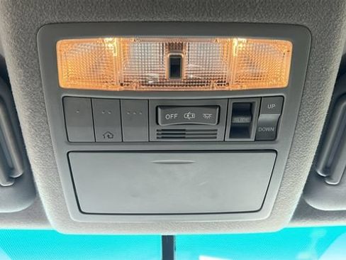 Used 2012 Toyota Highlander Limited AWD/4WD image 24