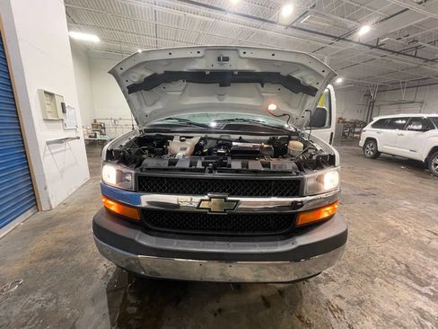 Used 2017 Chevrolet Express 3500 LT w/ LT Preferred Equipment Group image 44