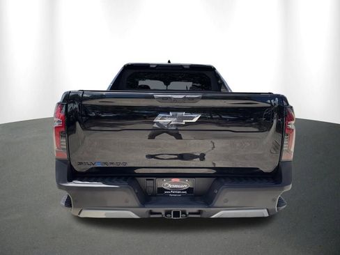 Used 2026 Chevrolet Silverado EV Trail Boss w/ LPO, Gameday Tailgate Package AWD/4WD image 16
