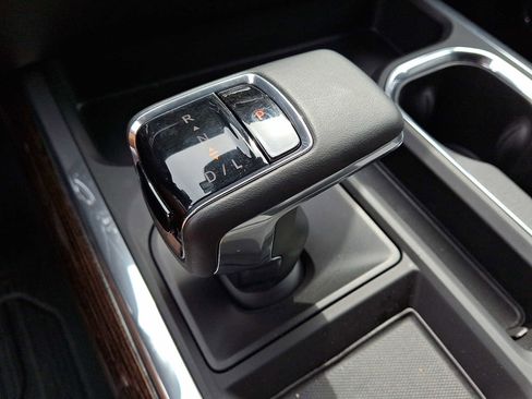 Used 2023 GMC Sierra 1500 Elevation w/ Preferred Package image 14