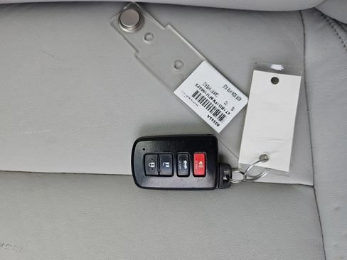 Used 2015 Toyota Camry XLE FWD image 19