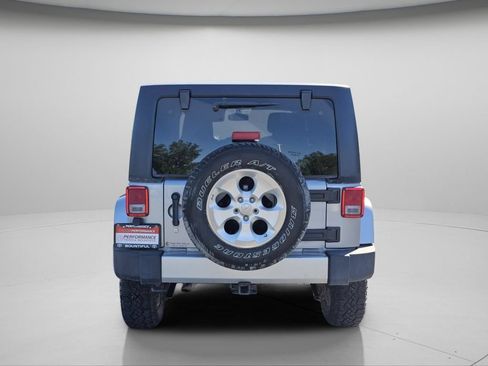 Used 2013 Jeep Wrangler Unlimited Sahara AWD/4WD image 22
