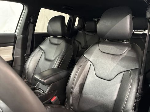 Used 2025 Jeep Compass Limited AWD/4WD image 13