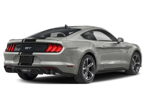 Used 2022 Ford Mustang GT Premium RWD image 2