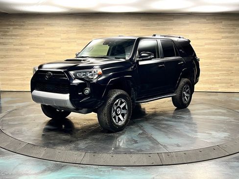 Used 2022 Toyota 4Runner TRD Off-Road Premium AWD/4WD image 8
