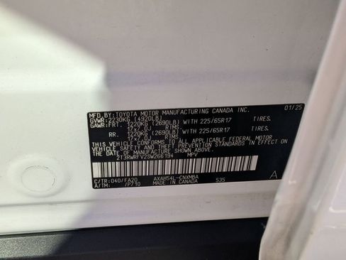 Used 2025 Toyota RAV4 XLE image 29