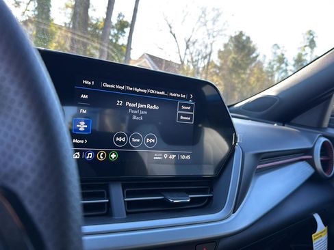 New 2026 Chevrolet Trax RS w/ Sunroof Package image 21