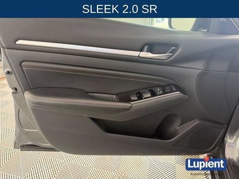 Used 2023 Nissan Altima 2.0 SR FWD image 19