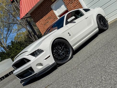 Used 2013 Ford Mustang Shelby GT500 RWD image 3