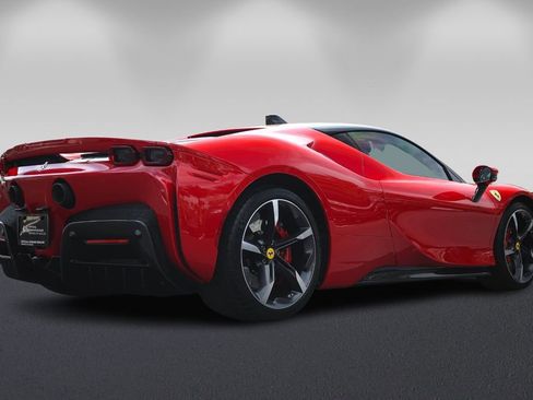 Used 2021 Ferrari SF90 Stradale AWD/4WD image 3