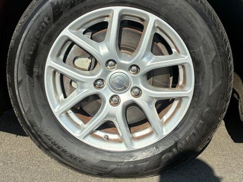 Used 2020 Chrysler Pacifica Touring-L image 33