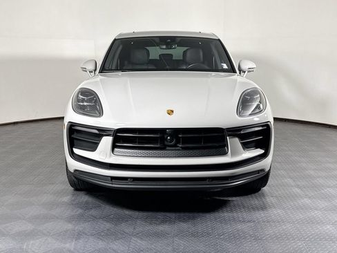 Certified 2024 Porsche Macan AWD/4WD image 10
