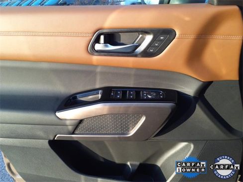 Certified 2024 Nissan Pathfinder Platinum w/ Black Appearance Package image 7