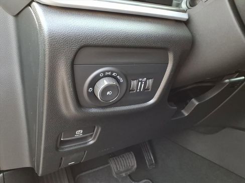 New 2025 Jeep Grand Cherokee Limited image 18