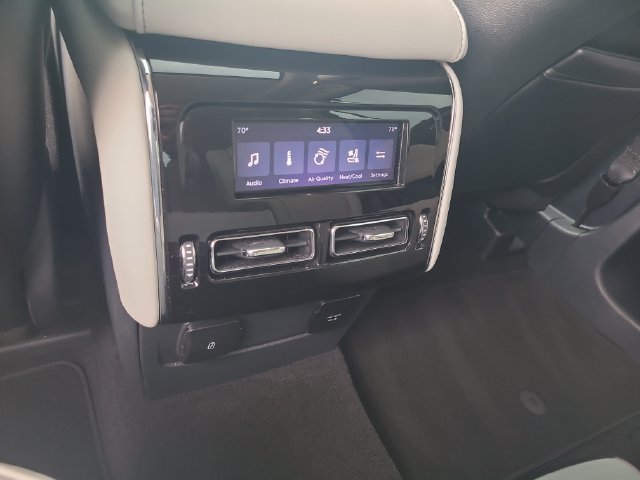 Used 2025 Lincoln Aviator Reserve w/ Equipment Group 201A AWD/4WD image 17
