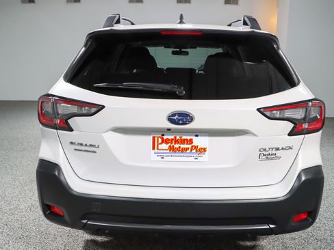 Used 2024 Subaru Outback Premium AWD/4WD image 8
