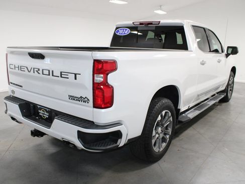 Used 2024 Chevrolet Silverado 1500 High Country w/ Technology Package AWD/4WD image 9