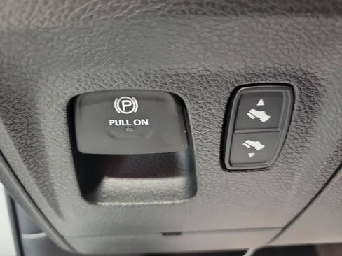 Used 2023 RAM 1500 Laramie AWD/4WD image 36