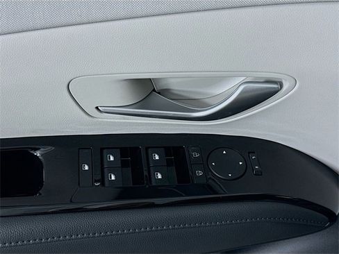 Used 2025 Hyundai Tucson Limited image 18